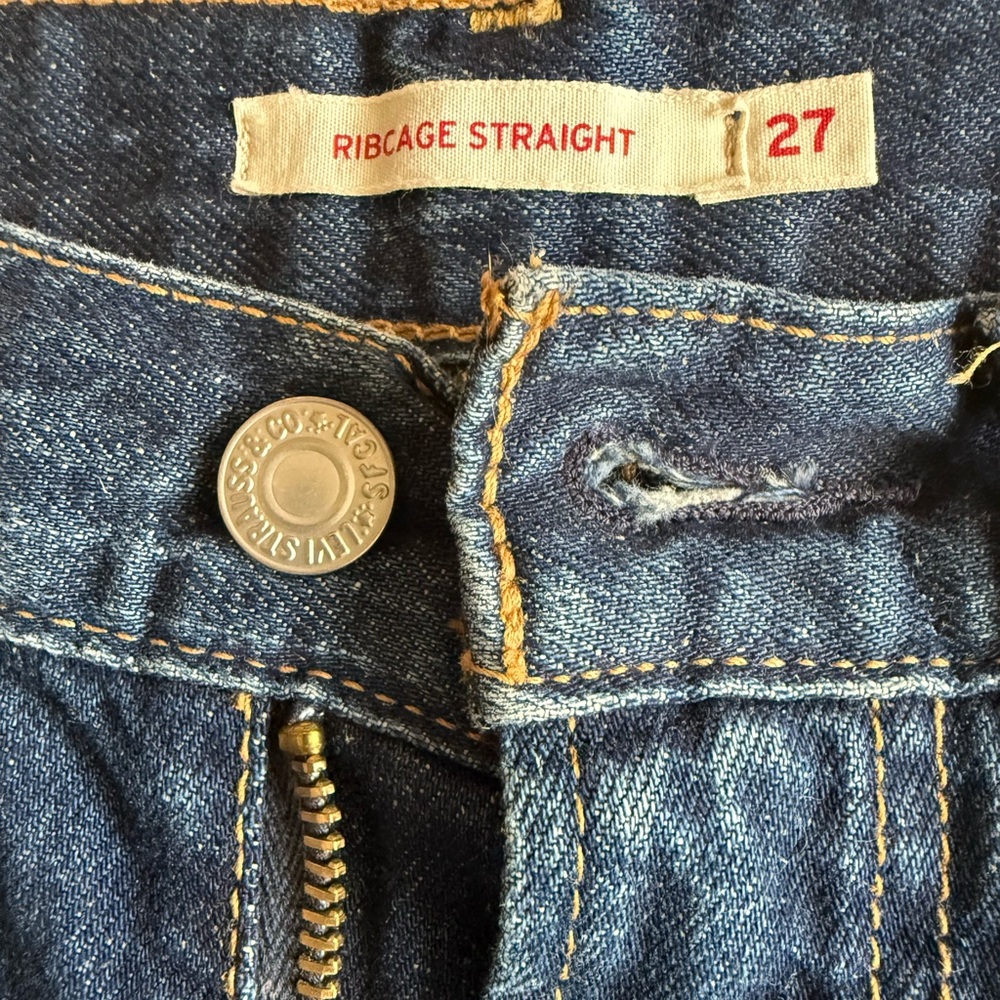 Levi’s Ribcage Straight Blue Jeans- 27